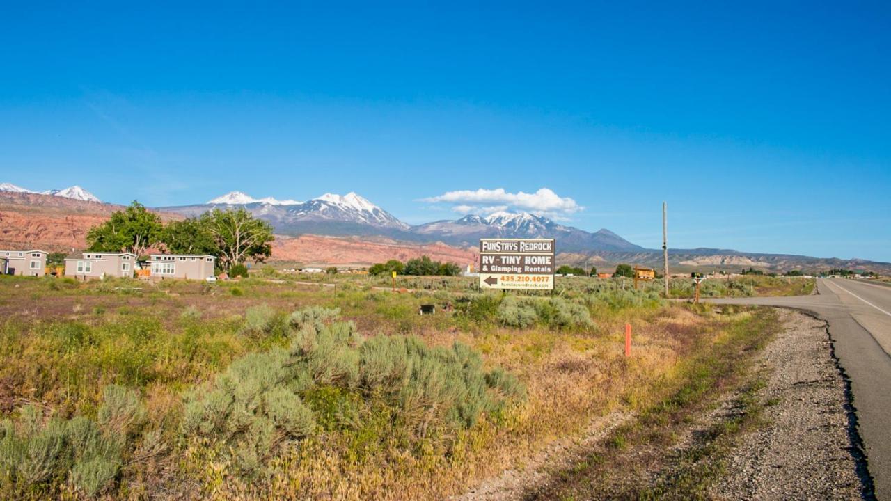 Funstays Glamping Tiny House W Large Loft Site 8 モアブ エクステリア 写真